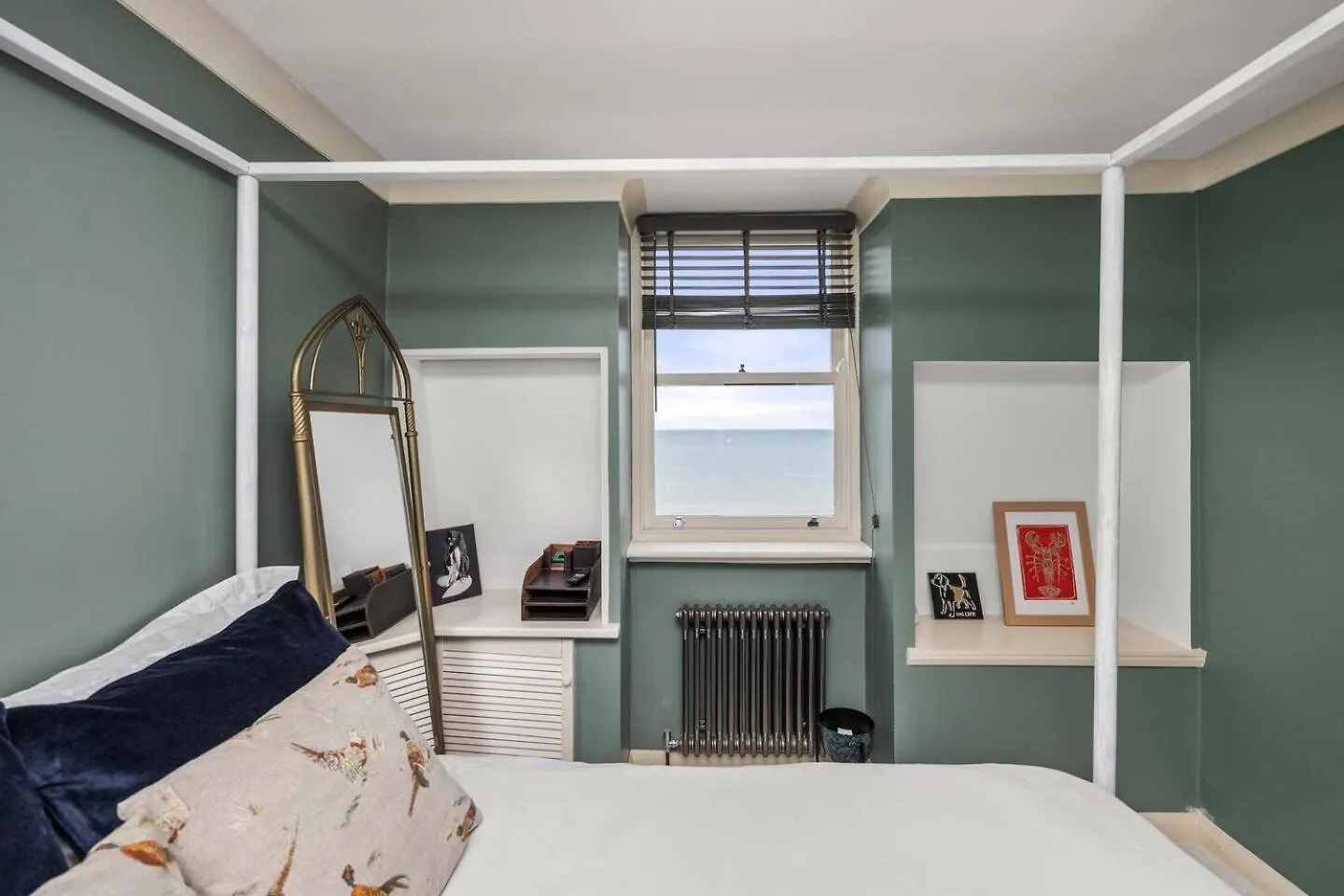 Pass The Keys Chic Beachfront Retreat With Sea Views In Central Brighton 0*,