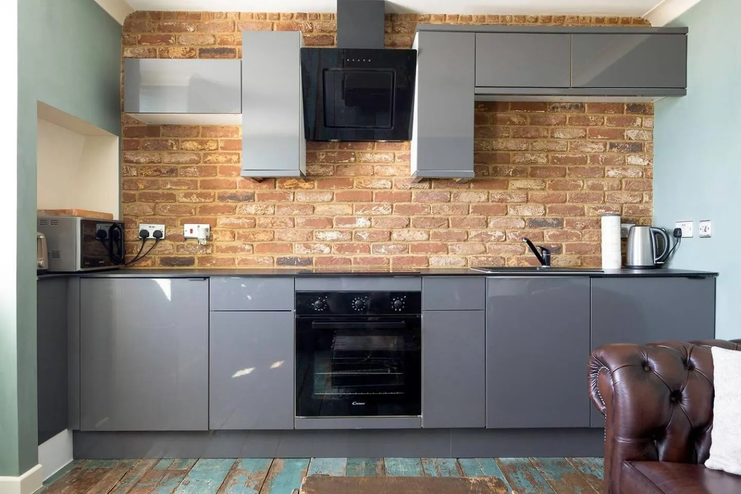 Apartment Pass The Keys Chic Beachfront Retreat With Sea Views In Central Brighton United Kingdom